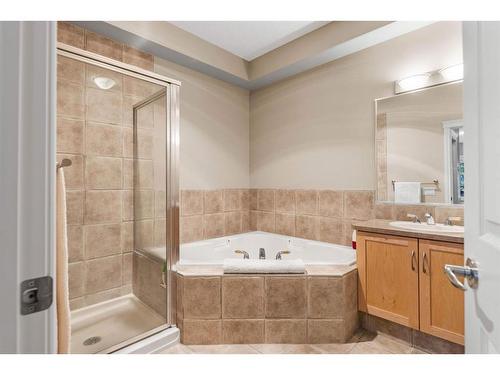 102-3 Aspen Glen, Canmore, AB - Indoor Photo Showing Bathroom