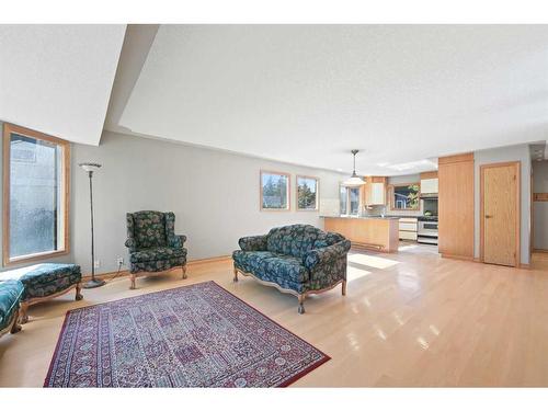 32 Bowbank Crescent Nw, Calgary, AB - Indoor Photo Showing Living Room