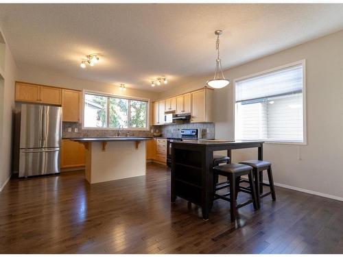 198 Sunset Heights, Cochrane, AB - Indoor Photo Showing Kitchen