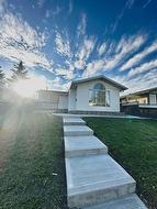 1435 42 Street NE Calgary, AB T2A 3L3