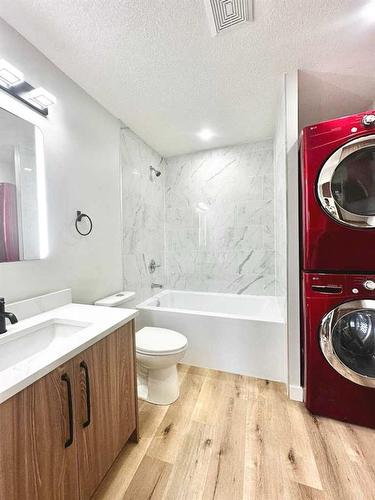 1435 42 Street Ne, Calgary, AB - Indoor Photo Showing Laundry Room