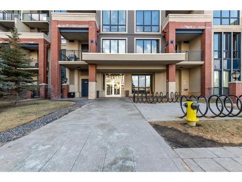 1513-8880 Horton Road Sw, Calgary, AB - Outdoor With Balcony With Facade