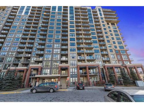 1513-8880 Horton Road Sw, Calgary, AB - Outdoor With Balcony With Facade