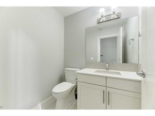 197 Silverado Plains Park Sw, Calgary, AB - Indoor Photo Showing Bathroom