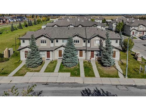 489 Saddlecrest Boulevard Ne, Calgary, AB - Outdoor With Facade