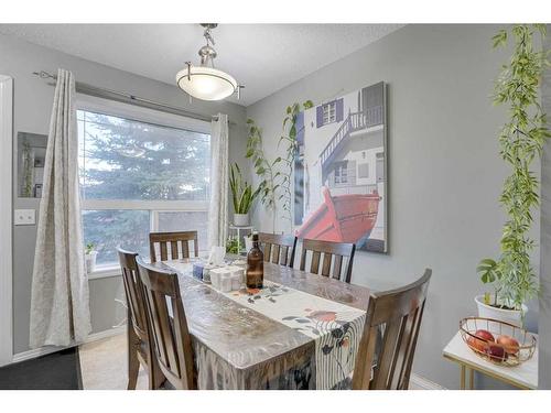 489 Saddlecrest Boulevard Ne, Calgary, AB - Indoor Photo Showing Dining Room