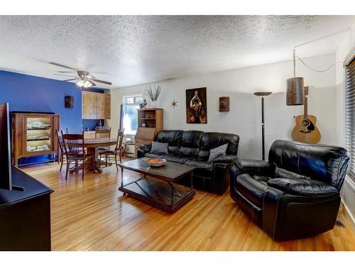 74 Chelsea Street Nw, Calgary, AB - Indoor Photo Showing Living Room