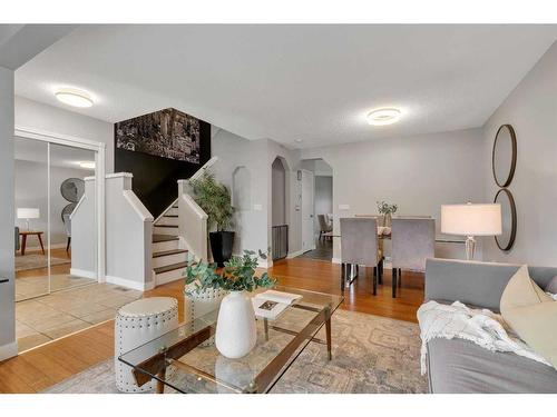 81 Arbour Crest Circle Nw, Calgary, AB - Indoor Photo Showing Living Room