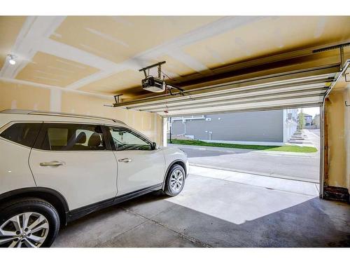 103 Evansridge Court Nw, Calgary, AB - Indoor Photo Showing Garage