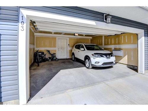 103 Evansridge Court Nw, Calgary, AB -  Photo Showing Garage