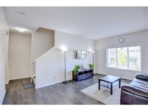 103 Evansridge Court Nw, Calgary, AB - Indoor Photo Showing Living Room