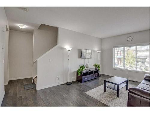 103 Evansridge Court Nw, Calgary, AB - Indoor Photo Showing Living Room