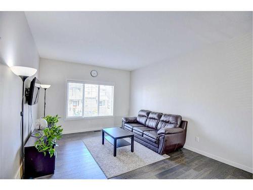 103 Evansridge Court Nw, Calgary, AB - Indoor Photo Showing Living Room