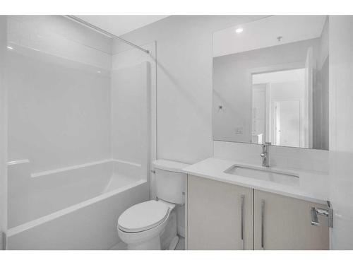 2414-395 Skyview Parkway Ne, Calgary, AB - Indoor Photo Showing Bathroom