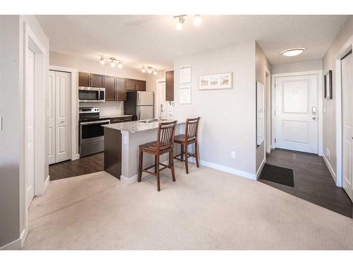 405-10 Kincora Glen Park Nw, Calgary, AB - Indoor Photo Showing Kitchen