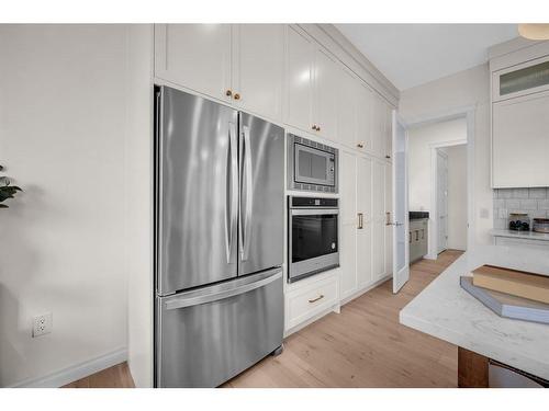 375 Chelsea Passage, Chestermere, AB - Indoor Photo Showing Kitchen