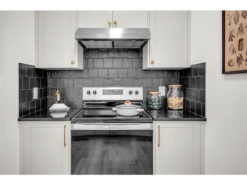 375 Chelsea Passage, Chestermere, AB - Indoor Photo Showing Kitchen