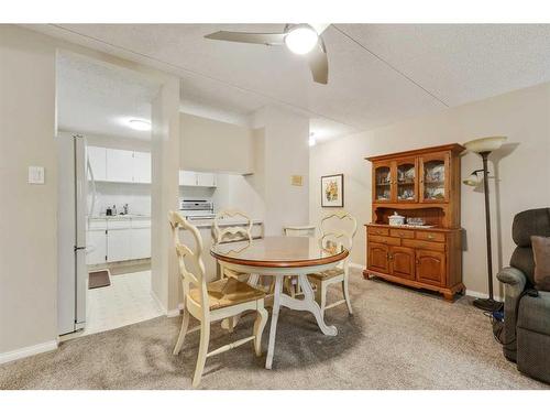 517-5204 Dalton Drive Nw, Calgary, AB - Indoor Photo Showing Dining Room