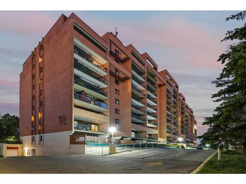 517-5204 Dalton Drive Nw, Calgary, AB - Outdoor With Balcony