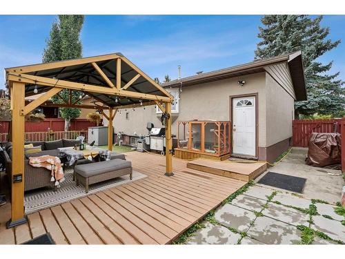 20 Wimbledon Crescent Sw, Calgary, AB 