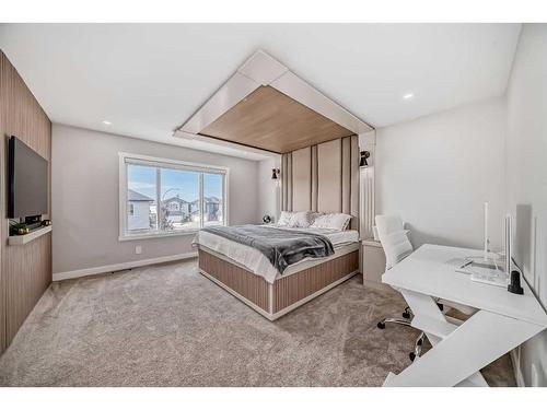 117 Saddlecrest Crescent Ne, Calgary, AB - Indoor Photo Showing Bedroom