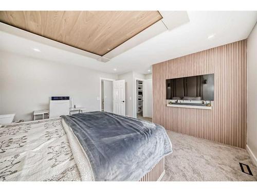 117 Saddlecrest Crescent Ne, Calgary, AB - Indoor Photo Showing Bedroom