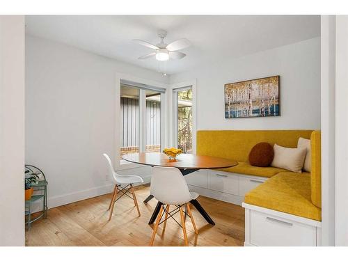 531 Parkvalley Road Se, Calgary, AB - Indoor Photo Showing Dining Room