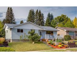 4023 Charleswood Drive NW Calgary, AB T2L 2E1