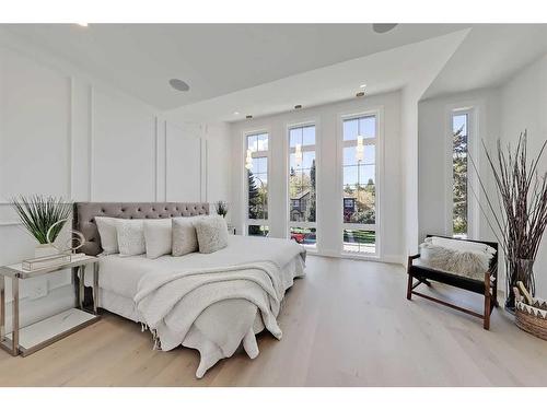 2418 32 Street Sw, Calgary, AB - Indoor Photo Showing Bedroom