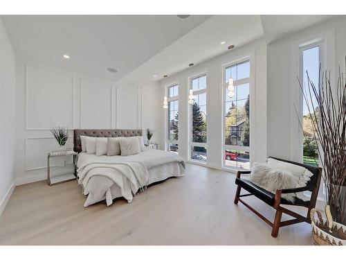 2418 32 Street Sw, Calgary, AB - Indoor Photo Showing Bedroom