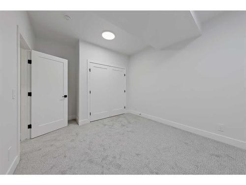 2418 32 Street Sw, Calgary, AB - Indoor Photo Showing Other Room