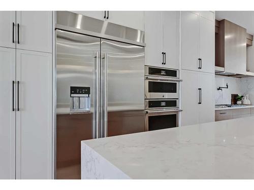 2418 32 Street Sw, Calgary, AB - Indoor Photo Showing Kitchen