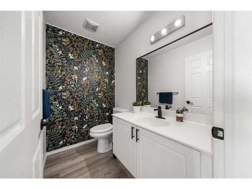 106 Bridlewood Avenue Sw, Calgary, AB - Indoor Photo Showing Bathroom