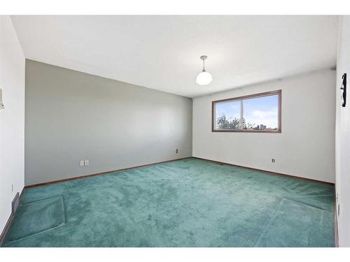 251 Maunsell Close Ne, Calgary, AB - Indoor Photo Showing Other Room