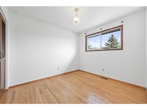 251 Maunsell Close Ne, Calgary, AB - Indoor Photo Showing Other Room