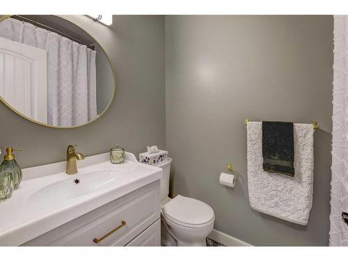 48 Hidden Spring Place Nw, Calgary, AB - Indoor Photo Showing Bathroom