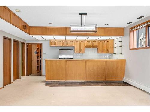 239 East Chestermere Drive, Chestermere, AB - Indoor Photo Showing Kitchen