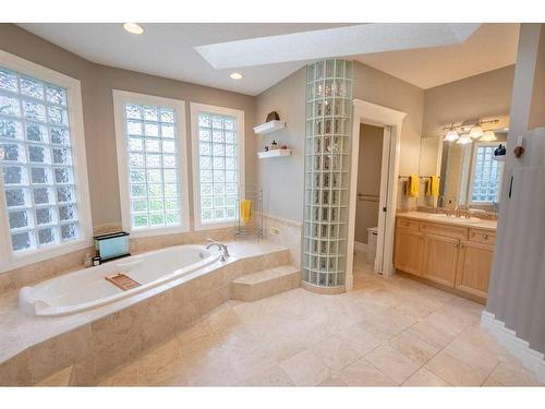 51 Country Lane Terrace, Rural Rocky View County, AB - Indoor Photo Showing Bathroom