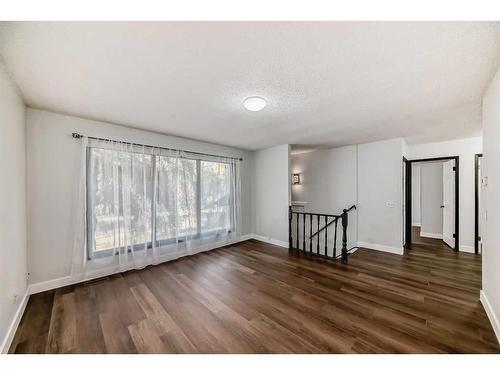 3039 Dover Ridge Drive Se, Calgary, AB - Indoor Photo Showing Other Room