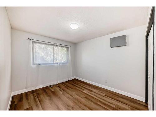 3039 Dover Ridge Drive Se, Calgary, AB - Indoor Photo Showing Other Room