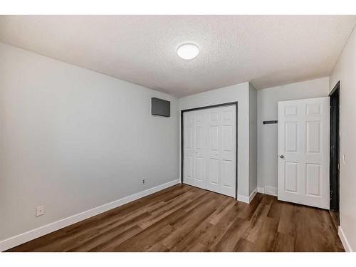 3039 Dover Ridge Drive Se, Calgary, AB - Indoor Photo Showing Other Room