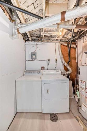 3039 Dover Ridge Drive Se, Calgary, AB - Indoor Photo Showing Laundry Room