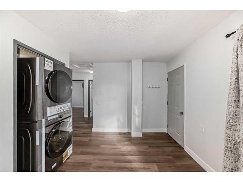 3039 Dover Ridge Drive Se, Calgary, AB - Indoor Photo Showing Laundry Room