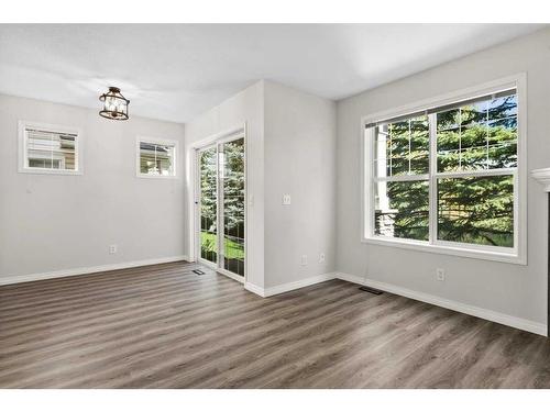 19-2318 17 Street Se, Calgary, AB - Indoor Photo Showing Other Room