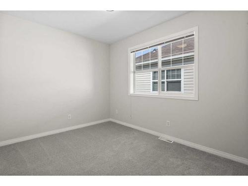 19-2318 17 Street Se, Calgary, AB - Indoor Photo Showing Other Room