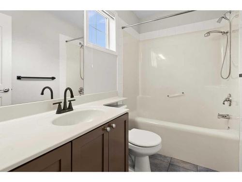 19-2318 17 Street Se, Calgary, AB - Indoor Photo Showing Bathroom