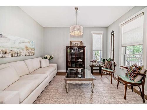 95 Elgin Drive Se, Calgary, AB - Indoor Photo Showing Living Room