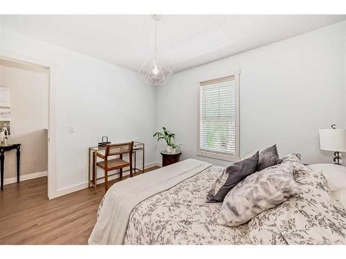 95 Elgin Drive Se, Calgary, AB - Indoor Photo Showing Bedroom