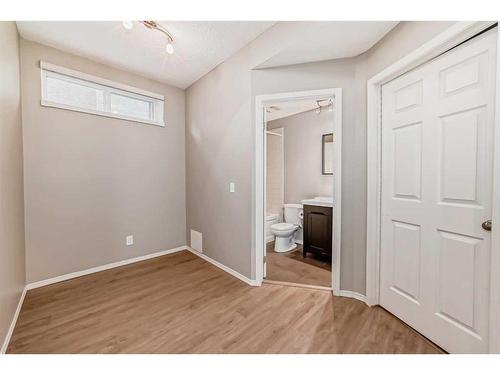 95 Elgin Drive Se, Calgary, AB - Indoor Photo Showing Other Room