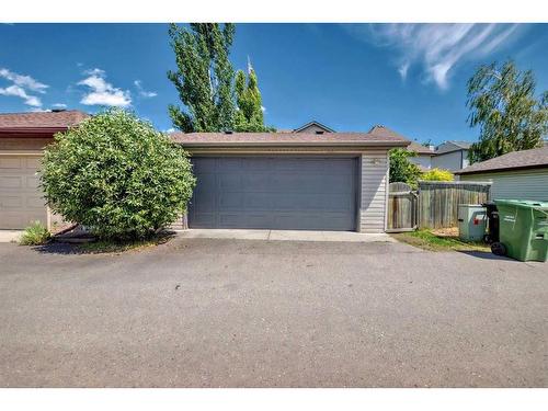 95 Elgin Drive Se, Calgary, AB - Outdoor